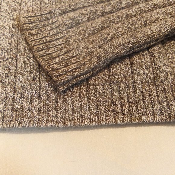 Oscar De La Renta 1/4 Zip Sweater - Picture 7 of 9